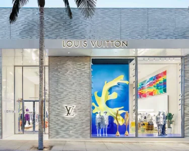 louis-vuitton-find-a-store-us-louis-vuitton-beverly-hills-rodeo-drive-men-s--StFi_U4D_Rodeo_Drive_Mens_1_DI3